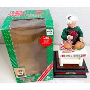 VTG Holiday Creations Mrs Claus w/Turkey Cooking Plays Christmas Music Works!